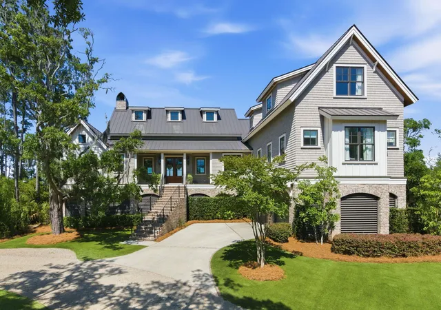 Photo 1 of Single family home for sale at 312 River Oak Dr, Mount Pleasant, SC 29464 | MLS# 26024895 | Listing updated on 2026-09-03