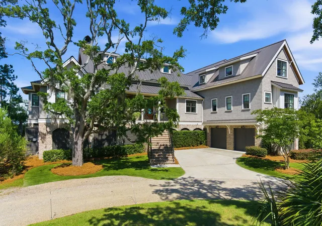Photo 2 of Single family home for sale at 312 River Oak Dr, Mount Pleasant, SC 29464 | MLS# 26024895 | Listing updated on 2026-09-03