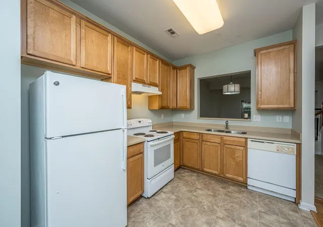 Photo 2 of Townhouse for sale at 202 Twin Tree Dr, Summerville, SC 29485 | MLS# 26025377 | Listing updated on 2026-09-11