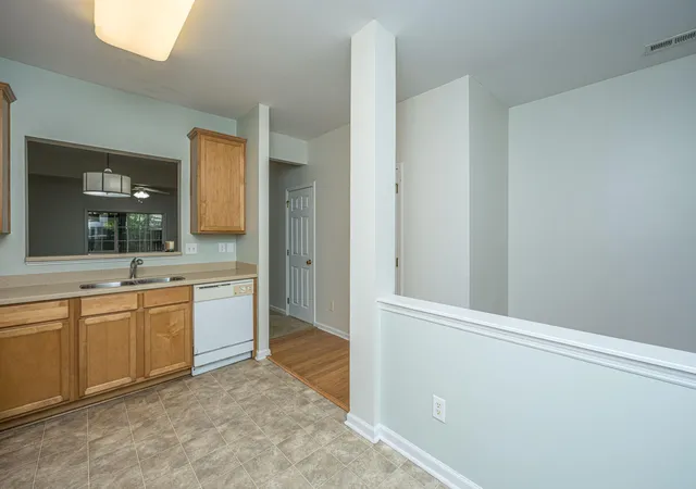 Photo 4 of Townhouse for sale at 202 Twin Tree Dr, Summerville, SC 29485 | MLS# 26025377 | Listing updated on 2026-09-11
