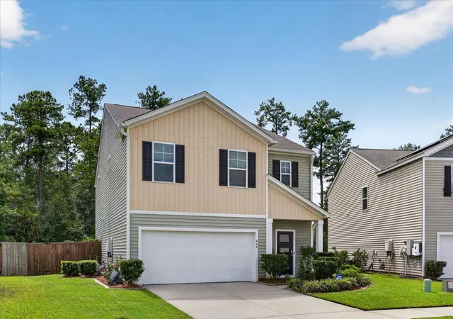 Photo 3 of Single family home for sale at 464 Cedarview Rd, Summerville, SC 29486 | MLS# 26025356 | Listing updated on 2026-10-09