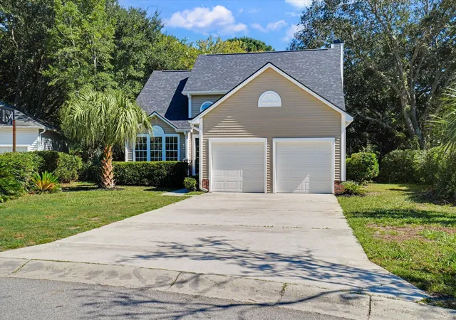 Photo 2 of Single family home for sale at 1498 Diamond Blvd, Mount Pleasant, SC 29466 | MLS# 26026184 | Listing updated on 2026-10-12