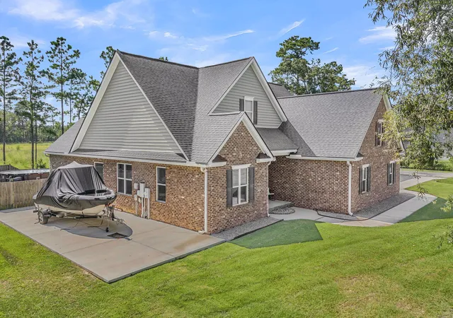 Photo 2 of Single family home for sale at 1305 British Dr, Moncks Corner, SC 29461 | MLS# 26024934 | Listing updated on 2026-09-09