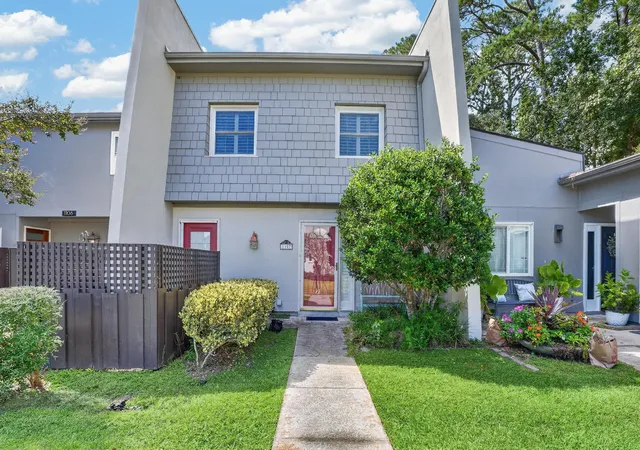 Photo 1 of Townhouse for sale at 1107 Ventura Pl, Mount Pleasant, SC 29464 | MLS# 26027752 | Listing updated on 2026-10-15