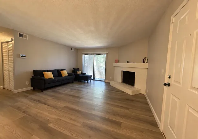 Photo 2 of Townhouse for sale at 307 Menlo Dr, Columbia, SC 29210 | MLS# 26025853 | Listing updated on 2026-09-15