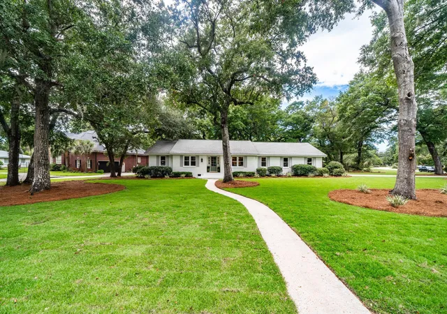 Photo 3 of Single family home for sale at 865 Evans Rd, Charleston, SC 29412 | MLS# 26024745 | Listing updated on 2026-09-05