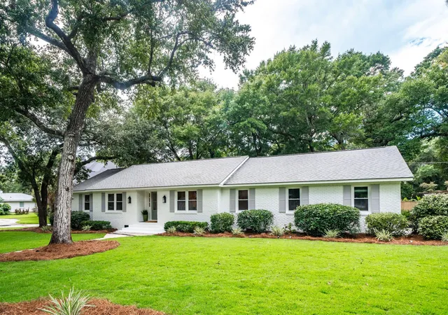 Photo 3 of Single family home for sale at 865 Evans Rd, Charleston, SC 29412 | MLS# 26024745 | Listing updated on 2026-09-05