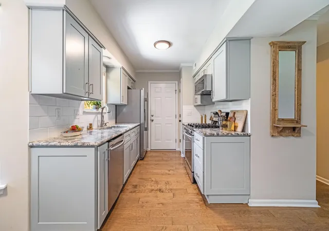 Photo 2 of Single family home for sale at 1427 Oaklanding Rd, Mount Pleasant, SC 29464 | MLS# 26025333 | Listing updated on 2026-09-15