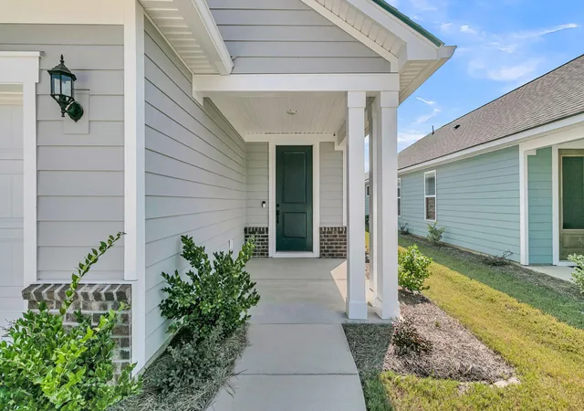 Photo 3 of Single family home for sale at 716 Coral Bells Ln, Summerville, SC 29486 | MLS# 26023396 | Listing updated on 2026-09-01