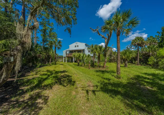 Photo 2 of Single family home for sale at 3255 Lowtide Ln, Edisto Island, SC 29438 | MLS# 26026643 | Listing updated on 2026-10-19