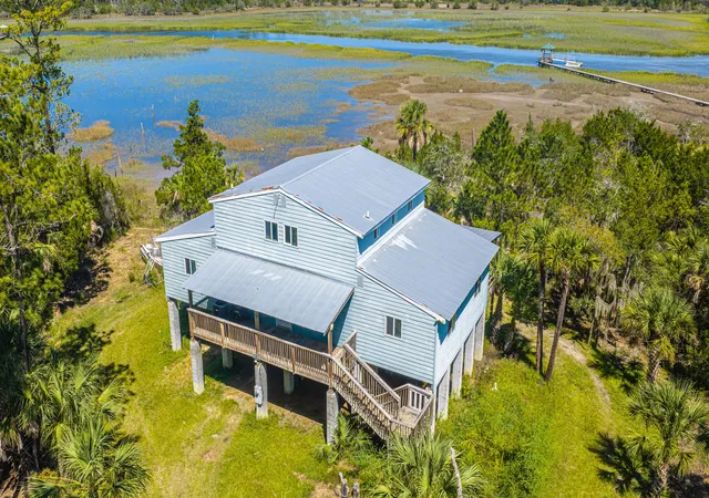 Photo 3 of Single family home for sale at 3255 Lowtide Ln, Edisto Island, SC 29438 | MLS# 26026643 | Listing updated on 2026-10-19