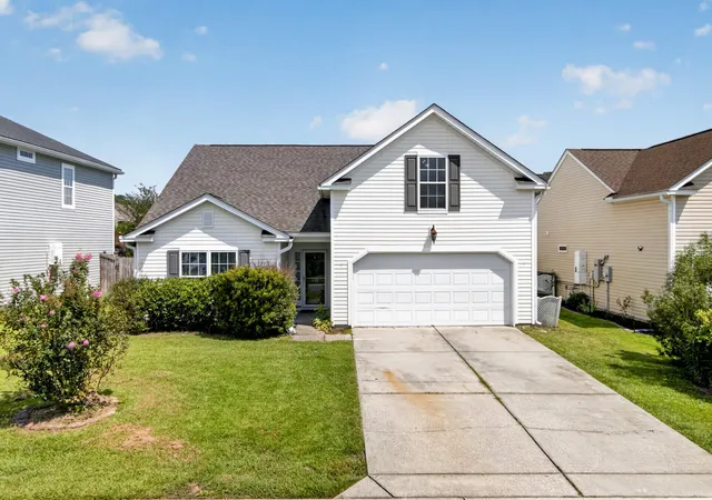 Photo 2 of Single family home for sale at 110 Cherry Laurel Ln, Goose Creek, SC 29445 | MLS# 26025438 | Listing updated on 2026-09-29