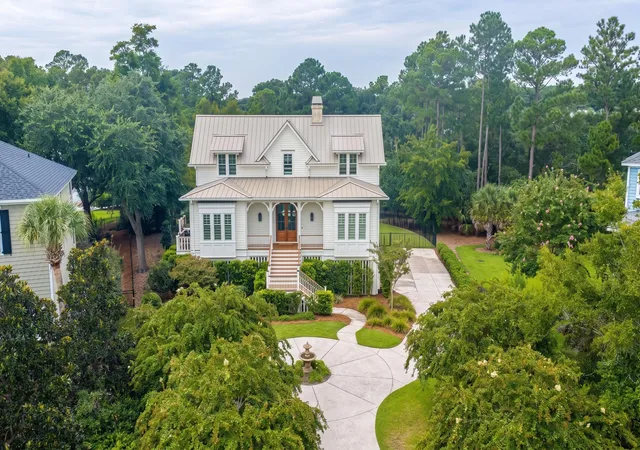 Photo 3 of Single family home for sale at 4886 Sound View Dr, Mount Pleasant, SC 29466 | MLS# 26025205 | Listing updated on 2026-09-11