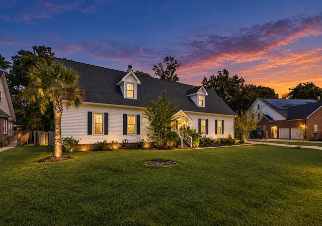 Photo 1 of Single family home for sale at 880 Trent St, Charleston, SC 29414 | MLS# 26026526 | Listing updated on 2026-10-27