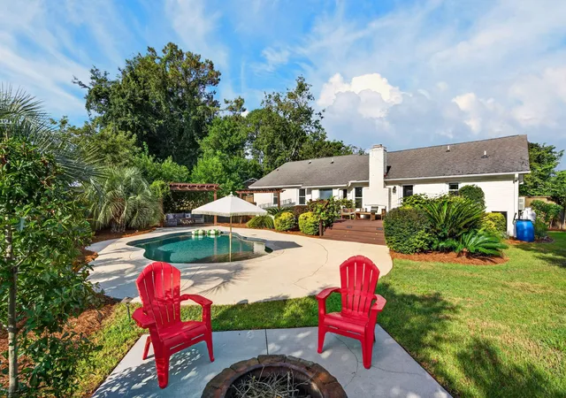 Photo 1 of Sale Pending at 1104 Short River Ct, Mount Pleasant, SC 29464 | MLS# 26025237 | Listing updated on 2026-09-13