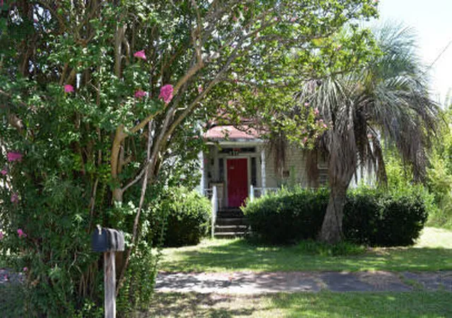 Photo 3 of Single family home for sale at 332 N Church St, Florence, SC 29506 | MLS# 26025634 | Listing updated on 2026-09-21