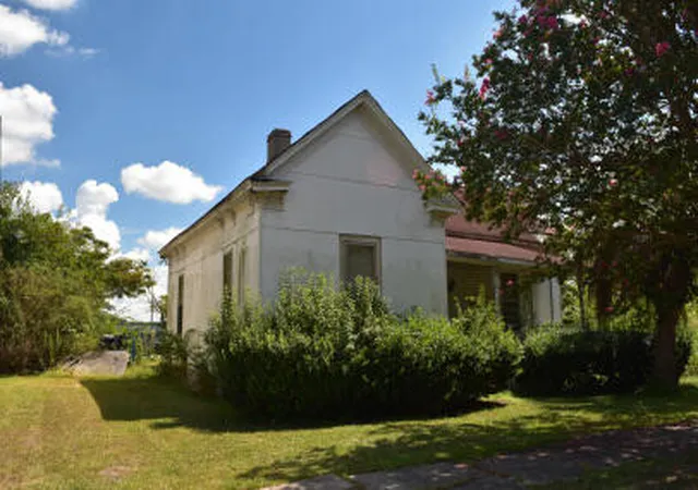 Photo 3 of Single family home for sale at 332 N Church St, Florence, SC 29506 | MLS# 26025634 | Listing updated on 2026-09-21
