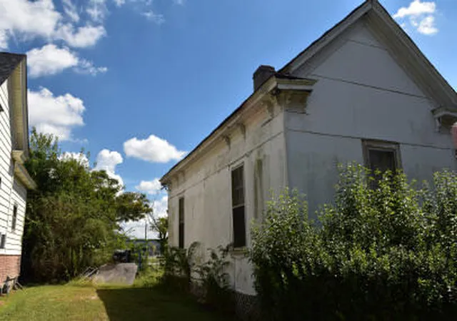 Photo 4 of Single family home for sale at 332 N Church St, Florence, SC 29506 | MLS# 26025634 | Listing updated on 2026-09-21