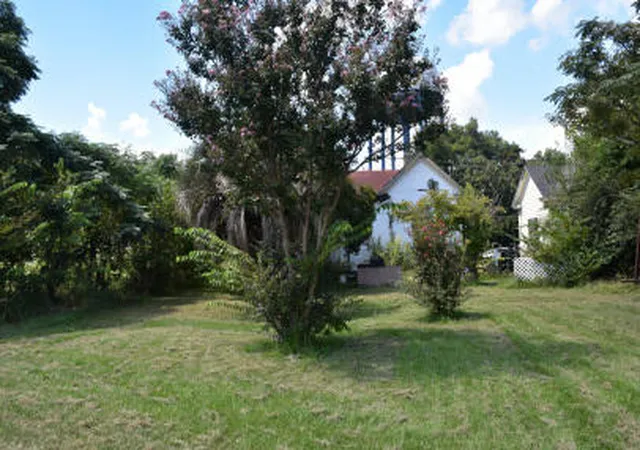 Photo 8 of Single family home for sale at 332 N Church St, Florence, SC 29506 | MLS# 26025634 | Listing updated on 2026-09-21
