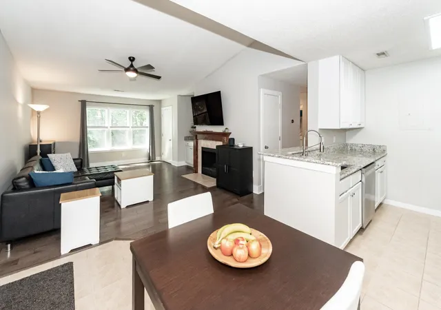 Photo 4 of Townhouse for sale at 2011 N Highway 17 #2200J, Mount Pleasant, SC 29466 | MLS# 26024964 | Listing updated on 2026-09-09