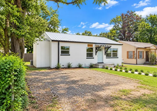 Photo 2 of Single family home for sale at 5737 Pilgrim Ave, Hanahan, SC 29410 | MLS# 26029110 | Listing updated on 2026-10-30