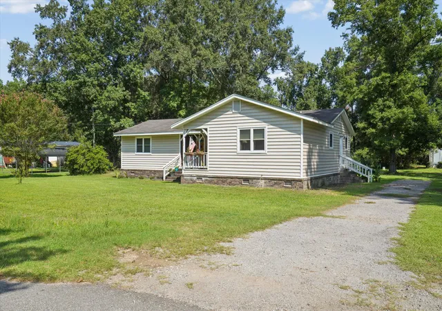 Photo 2 of Single family home for sale at 109 Annie Williams St, Moncks Corner, SC 29461 | MLS# 26025039 | Listing updated on 2026-10-02