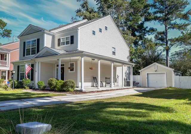 Photo 3 of Single family home for sale at 8960 N Red Maple Cir, Summerville, SC 29485 | MLS# 26029472 | Listing updated on 2026-10-29