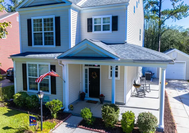 Photo 4 of Single family home for sale at 8960 N Red Maple Cir, Summerville, SC 29485 | MLS# 26029472 | Listing updated on 2026-10-29