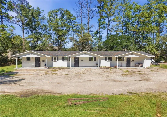Photo 2 of Multi family home for sale at 125 Tigers Den Ln #A,B,C, Moncks Corner, SC 29461 | MLS# 26028093 | Listing updated on 2026-10-11