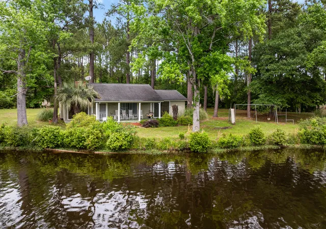 Photo 3 of Single family home for sale at 741 Jones Rd, Lake City, SC 29560 | MLS# 26025910 | Listing updated on 2026-09-16