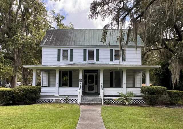 Single family home for sale at 532 Pinckney St, Mc Clellanville, SC 29458 | MLS# 26025471