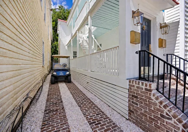 Photo 4 of Single family home for sale at 563 Rutledge Ave, Charleston, SC 29403 | MLS# 26025121 | Listing updated on 2026-09-14