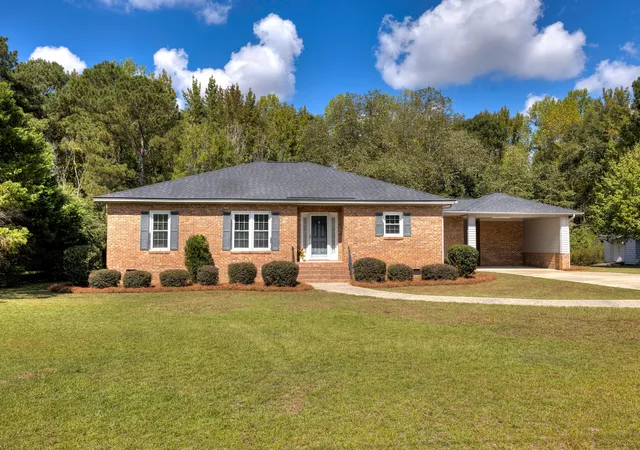 Photo 2 of Sale Pending at 1435 Peggy Ln, Manning, SC 29102 | MLS# 26028007 | Listing updated on 2026-10-15