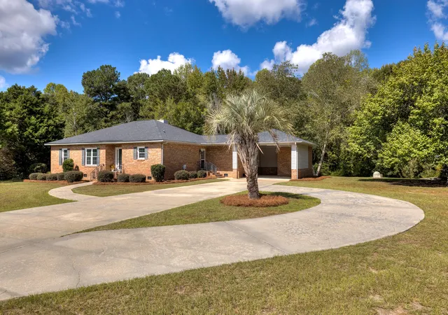 Photo 3 of Sale Pending at 1435 Peggy Ln, Manning, SC 29102 | MLS# 26028007 | Listing updated on 2026-10-15