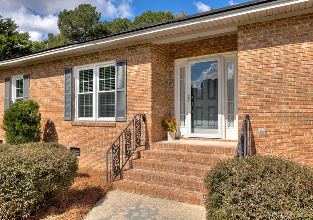 Sale Pending at 1435 Peggy Ln, Manning, SC 29102 | MLS# 26028007 | Listing updated on 2026-10-15