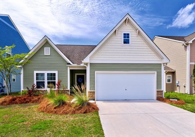 Photo 1 of Single family home for sale at 334 Dunlin Dr, Summerville, SC 29486 | MLS# 26027617 | Listing updated on 2026-10-10
