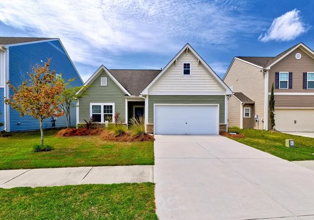 Photo 2 of Single family home for sale at 334 Dunlin Dr, Summerville, SC 29486 | MLS# 26027617 | Listing updated on 2026-10-10