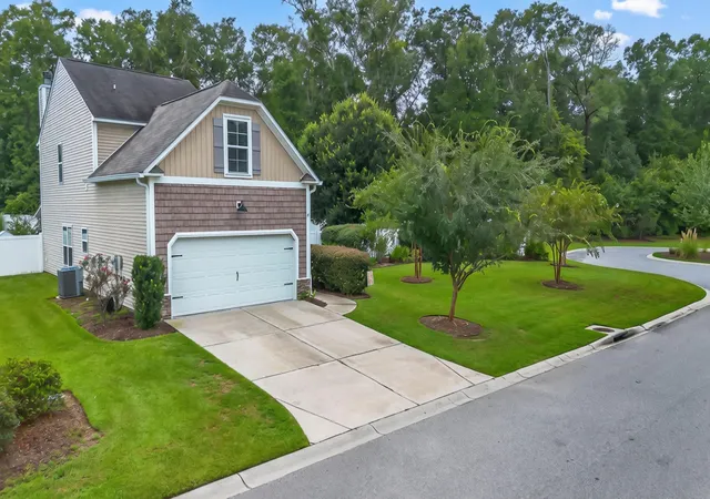 Photo 3 of Single family home for sale at Way, Bluffton, SC 29910 | MLS# 26026114 | Listing updated on 2026-10-22