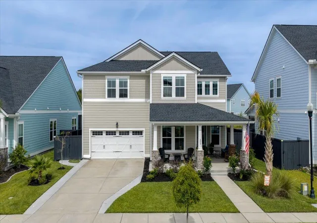 Photo 3 of Single family home for sale at 200 Denham St, Summerville, SC 29486 | MLS# 26028038 | Listing updated on 2026-10-11