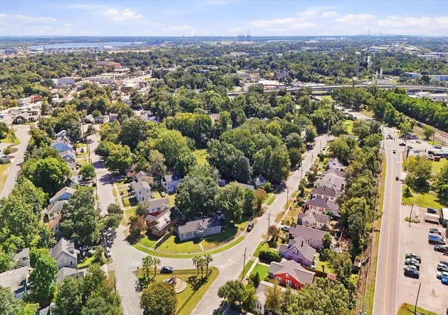 Photo 2 of Sale Pending at 3520 Admiral Dr, North Charleston, SC 29405 | MLS# 26026651 | Listing updated on 2026-10-23