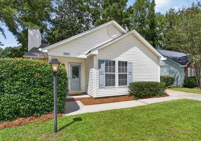 Photo 2 of Single family home for sale at 2876 N Moss Oak Ln, Charleston, SC 29414 | MLS# 26025653 | Listing updated on 2026-09-18