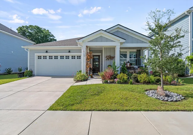 Photo 1 of Single family home for sale at 1162 Salty Hammock Ct, Beaufort, SC 29902 | MLS# 26026069 | Listing updated on 2026-10-21