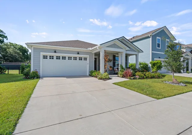Photo 2 of Single family home for sale at 1162 Salty Hammock Ct, Beaufort, SC 29902 | MLS# 26026069 | Listing updated on 2026-10-21