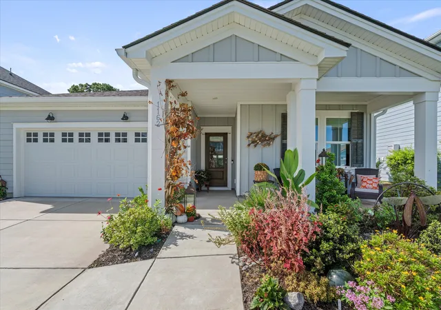 Photo 3 of Single family home for sale at 1162 Salty Hammock Ct, Beaufort, SC 29902 | MLS# 26026069 | Listing updated on 2026-10-21