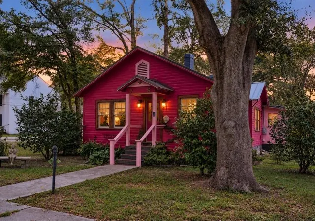 Photo 2 of Single family home for sale at 417 Black St, Walterboro, SC 29488 | MLS# 26028046 | Listing updated on 2026-10-10