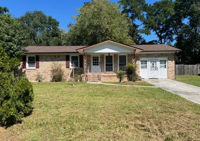 Photo 1 of Single family home for sale at 105 Wren Ct, Summerville, SC 29485 | MLS# 26026980 | Listing updated on 2026-09-29