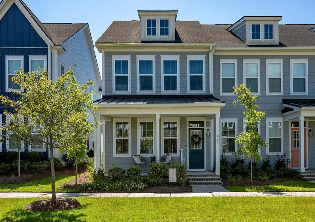 Photo 1 of Townhouse for sale at 617 Southview Ln, Summerville, SC 29486 | MLS# 26024919 | Listing updated on 2026-09-10