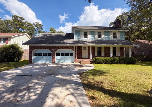 Photo 1 of Sale Pending at 114 Blake Dr, Summerville, SC 29485 | MLS# 26026081 | Listing updated on 2026-09-29