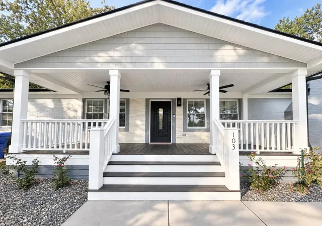 Photo 2 of Single family home for sale at 103 Jackson St, Summerville, SC 29483 | MLS# 26027793 | Listing updated on 2026-10-10