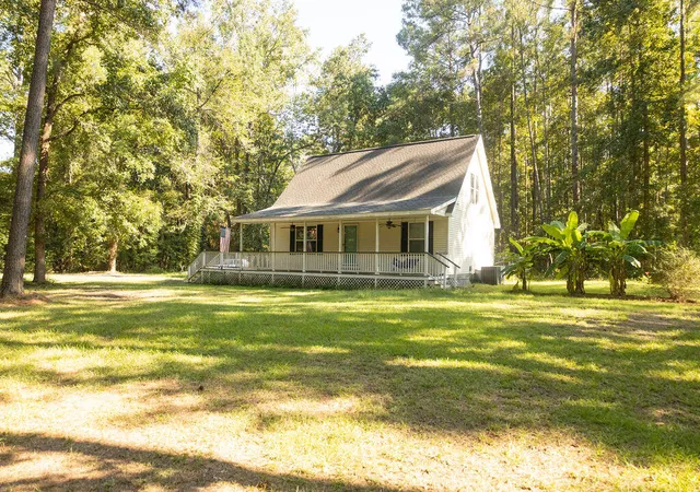Photo 3 of Single family home for sale at 69 Nuthatch Ln, Cottageville, SC 29435 | MLS# 26025046 | Listing updated on 2026-09-04